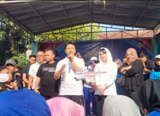 Kunjungi Jombang, Emil Dardak Bersapa dengan Masyarakat sampaikan Capaian hingga Cicipi Kuliner