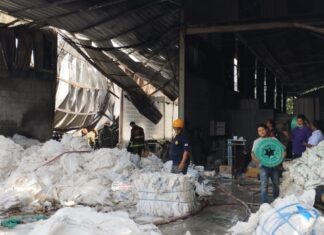Sigap!!! BPBD Berhasil Padamkan Kebakaran Pabrik Plastik Mojongapit